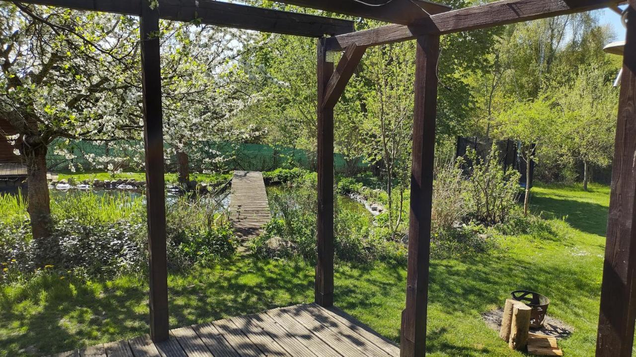Grosse Wohnung / Haushaelfte In Peetzig Am See Angermunde Exterior photo